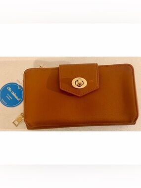 Chic Unlimited Cognac Wallet Wristlet Clutch NWT Gold Lock Zip Around